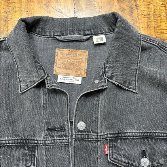Levi’s Premium 90’s Trucker Jacket - Picture 2 of 2